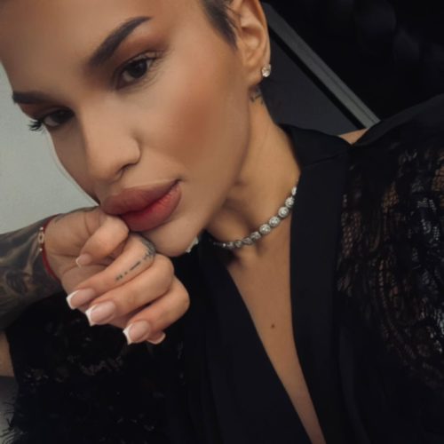 d98125f7-82de-45ff-b3bd-aa697f87c38f